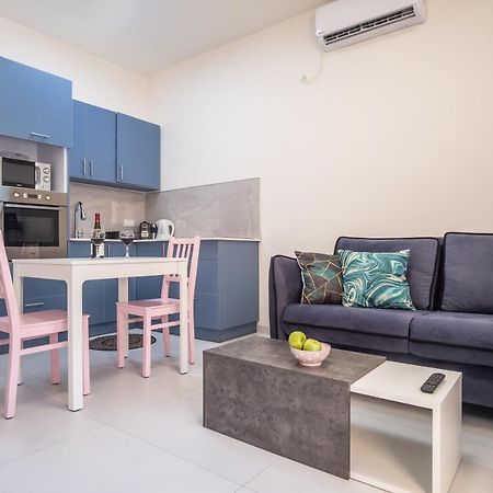 Port City Haifa - Luxury Apartments 50 Mtrs From The Beach Esterno foto