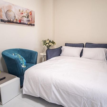 Port City Haifa - Luxury Apartments 50 Mtrs From The Beach Esterno foto