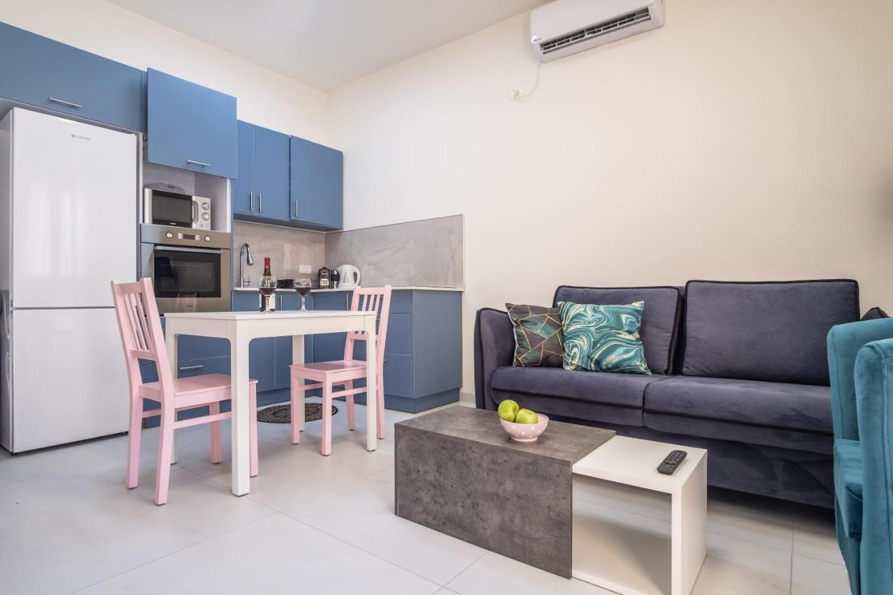 Port City Haifa - Luxury Apartments 50 Mtrs From The Beach Esterno foto
