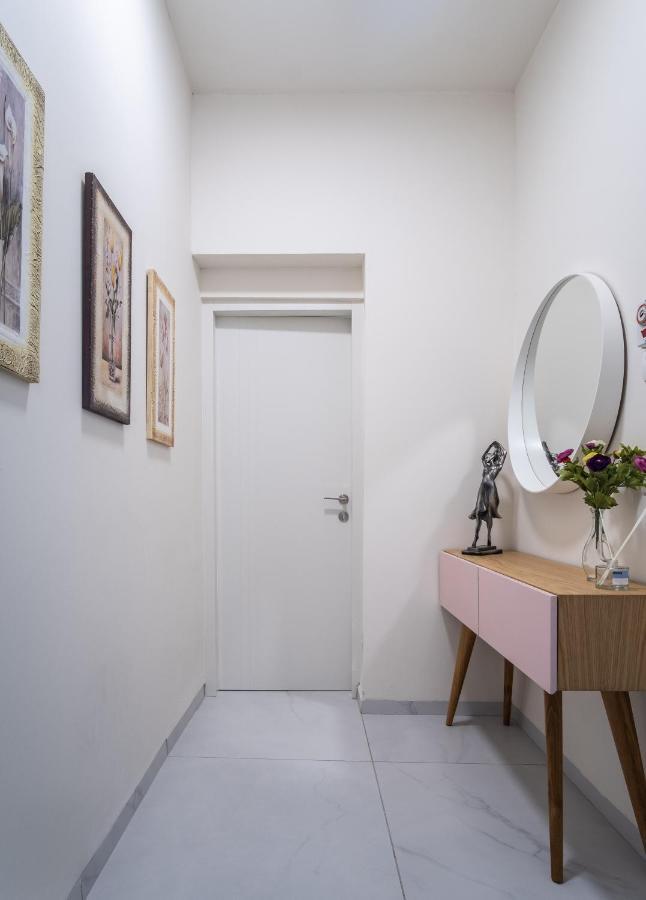 Port City Haifa - Luxury Apartments 50 Mtrs From The Beach Esterno foto