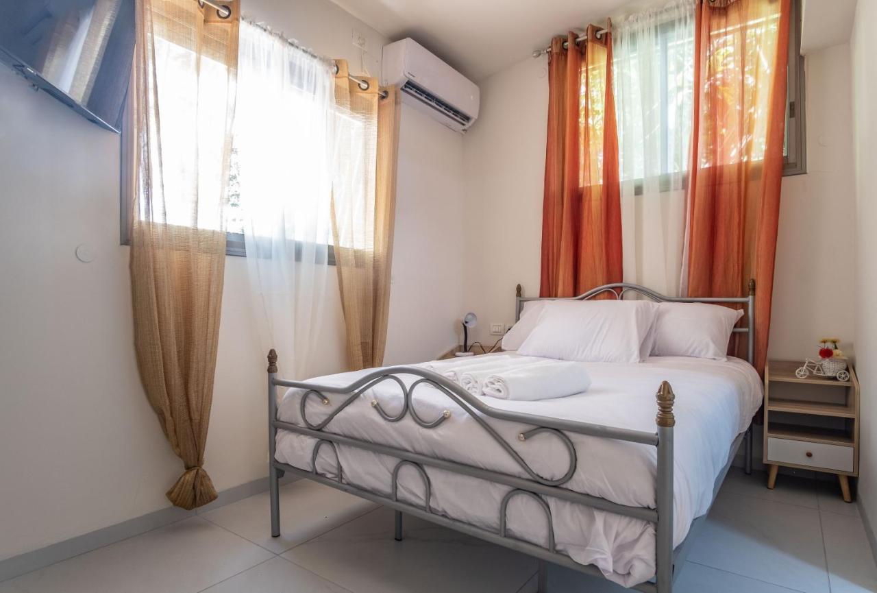 Port City Haifa - Luxury Apartments 50 Mtrs From The Beach Esterno foto