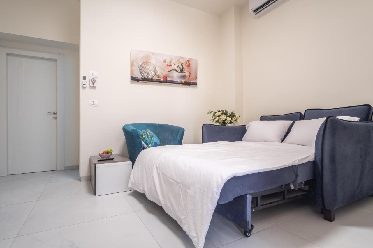 Port City Haifa - Luxury Apartments 50 Mtrs From The Beach Esterno foto