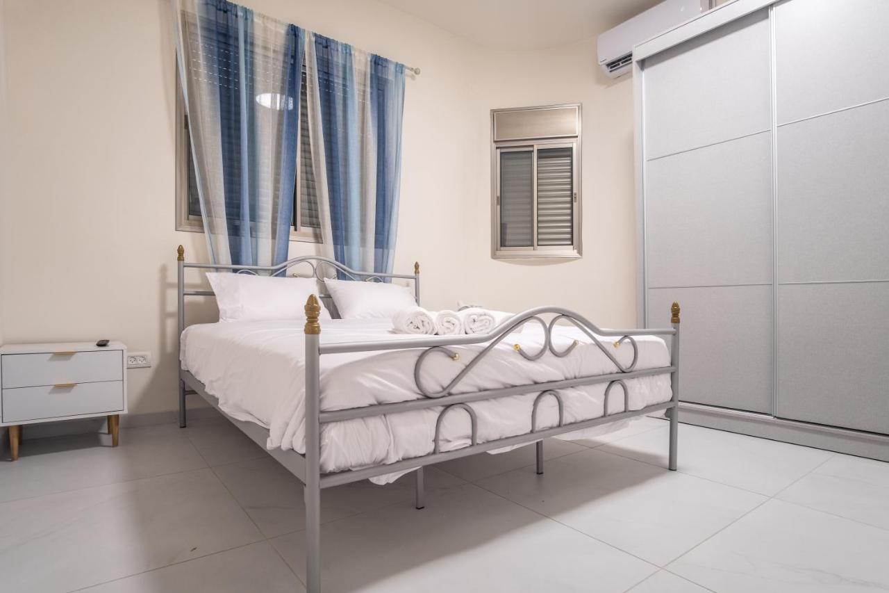Port City Haifa - Luxury Apartments 50 Mtrs From The Beach Esterno foto